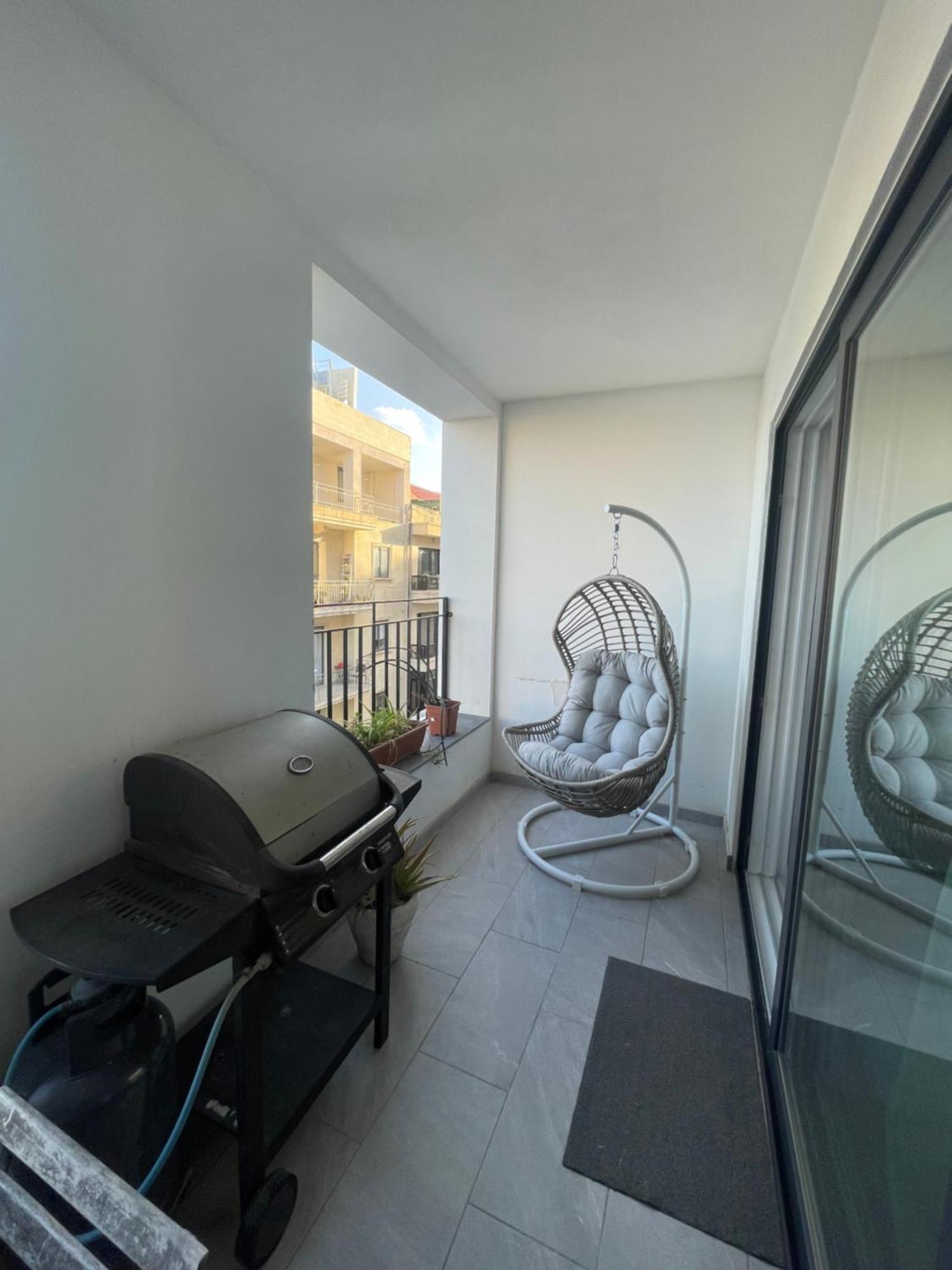 Spacious Seaview Sliema Apt, Steps From Valletta Ferry Kültér fotó