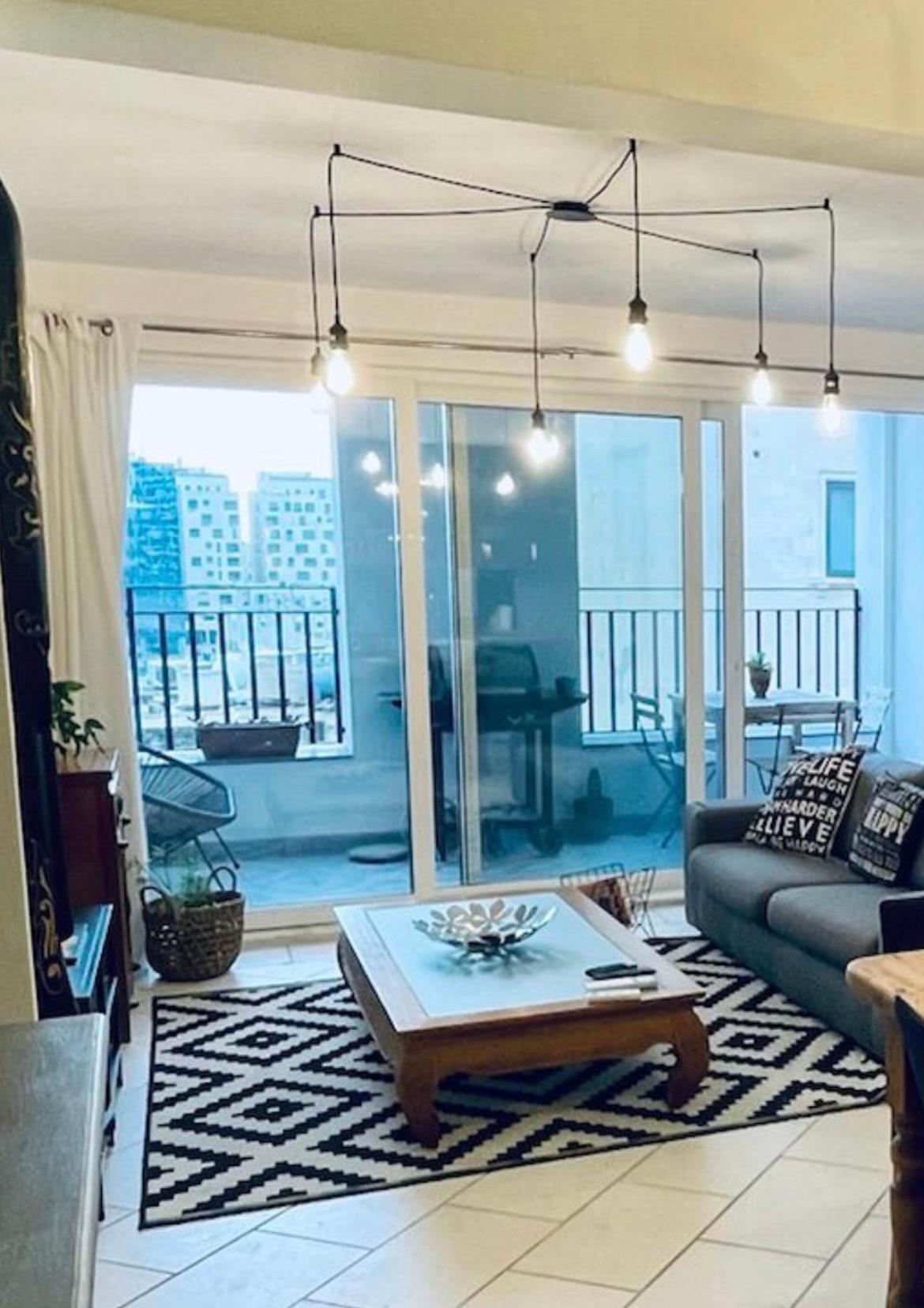 Spacious Seaview Sliema Apt, Steps From Valletta Ferry Kültér fotó
