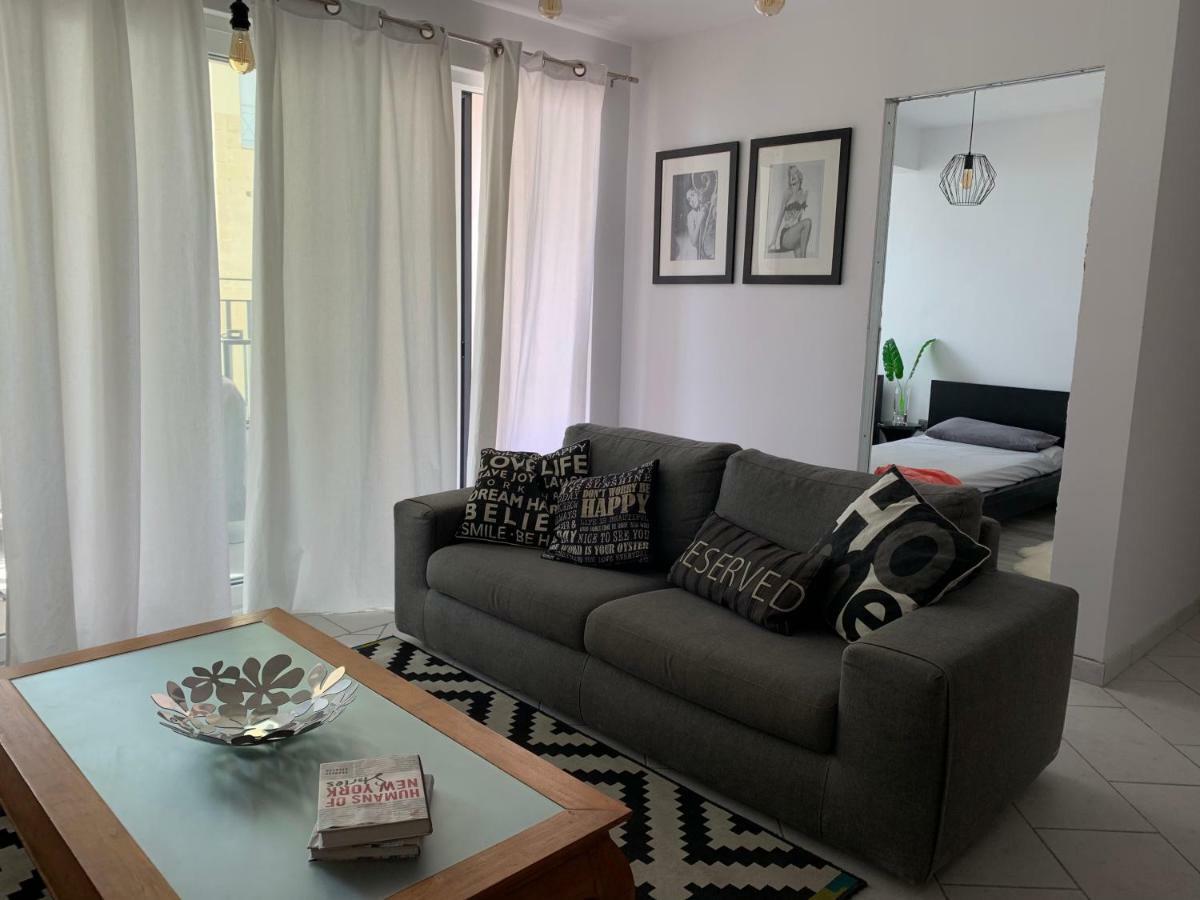 Spacious Seaview Sliema Apt, Steps From Valletta Ferry Kültér fotó
