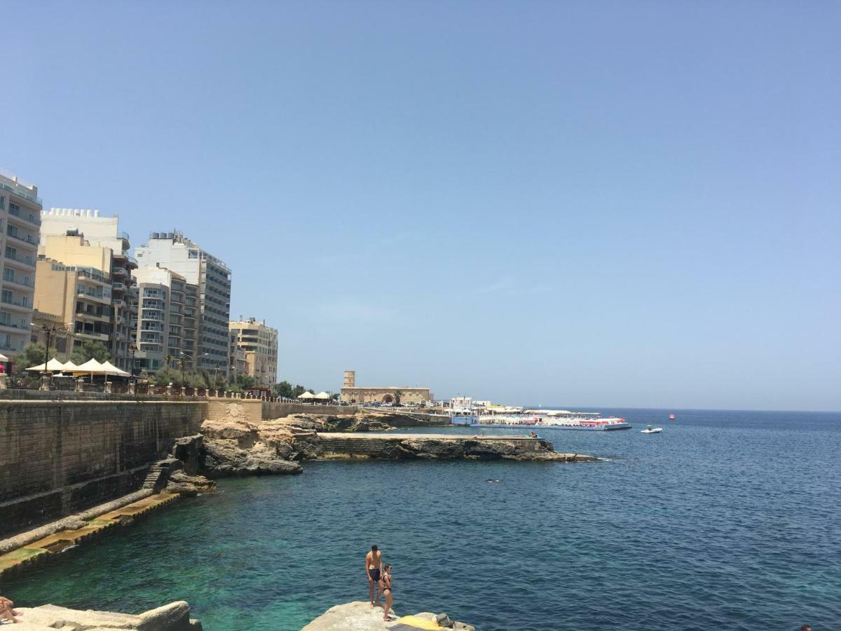Spacious Seaview Sliema Apt, Steps From Valletta Ferry Kültér fotó